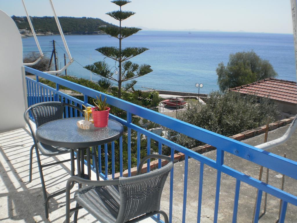 Appartement Sunrise Flora à Agia Marina  Chambre photo