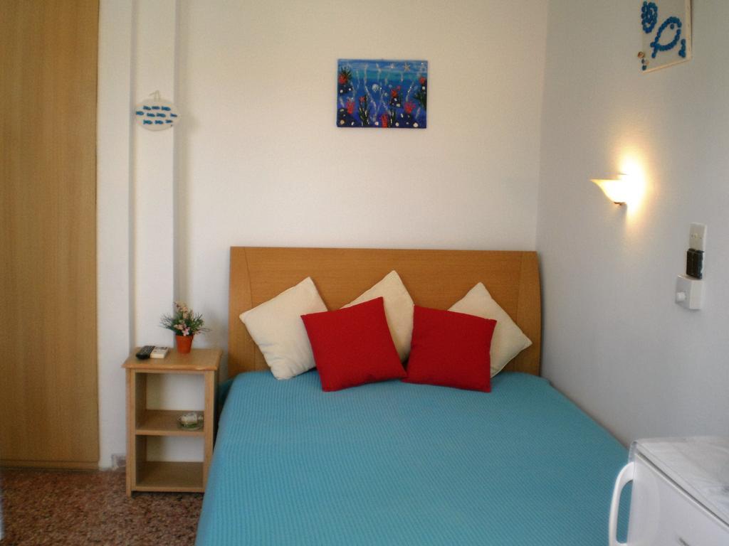 Appartement Sunrise Flora à Agia Marina  Extérieur photo